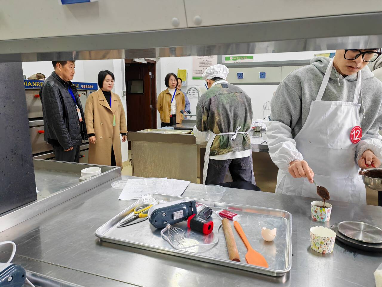 开展西式面点师职业技能等级认定...